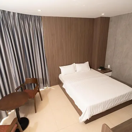 Ngoc Se Hotel Pleiku Exterior photo